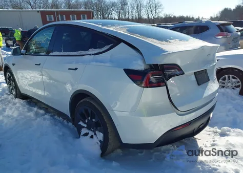 2020 Tesla Model Y Long Range Dual Motor All-Wheel Drive z USA, uszkodzony, nr VIN 5YJYGDEE5LF021846